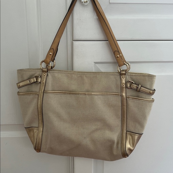 Coach Beige and Gold Shoulder Bag - Picture 5 of 8